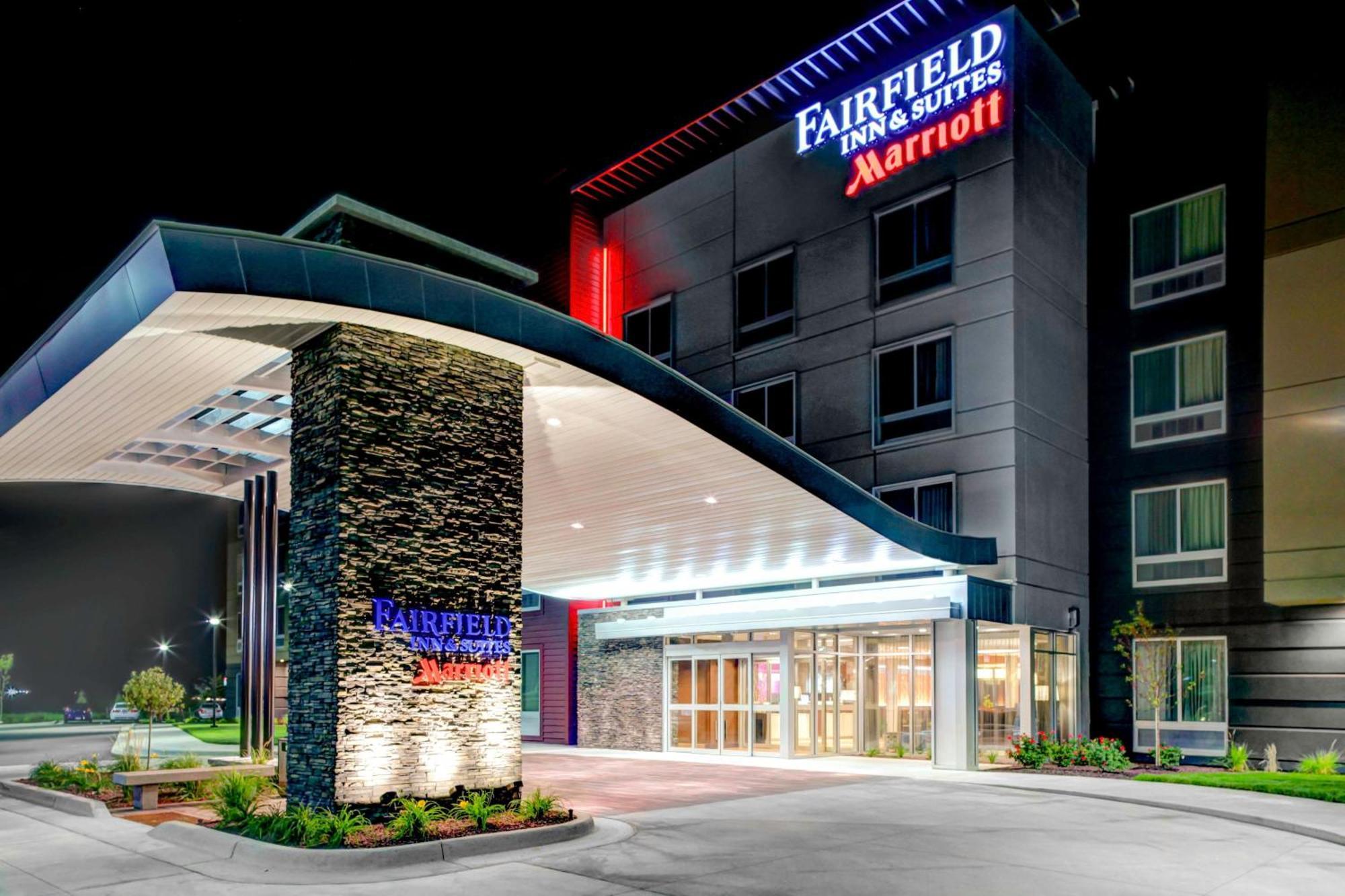 Fairfield Inn & Suites By Marriott Lansing At Eastwood Exterior photo