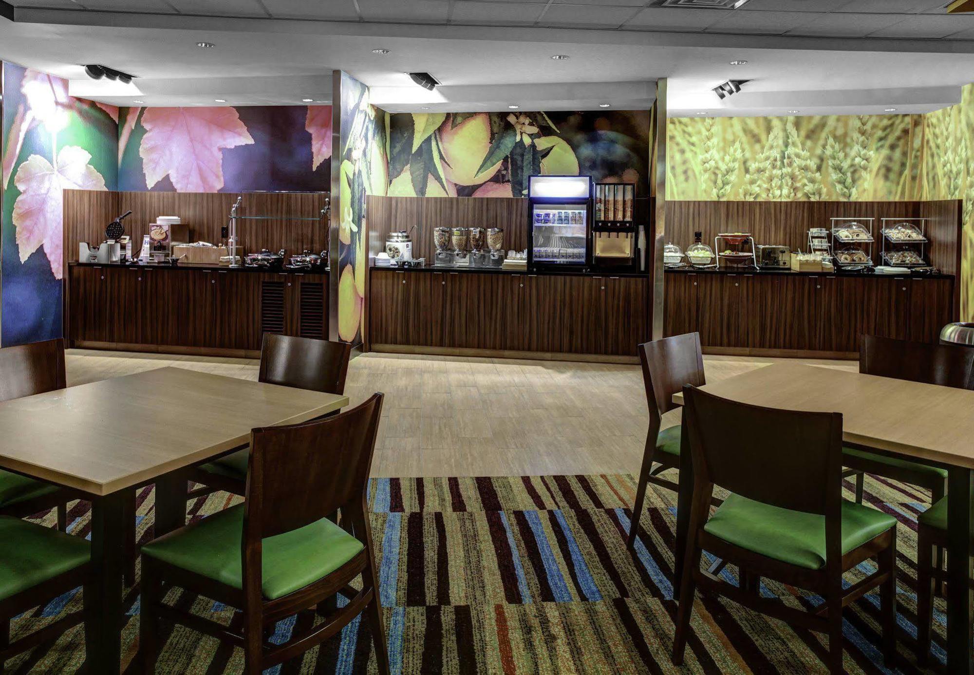 Fairfield Inn & Suites By Marriott Lansing At Eastwood Exterior photo