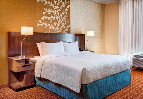 Fairfield Inn & Suites By Marriott Lansing At Eastwood Exterior photo